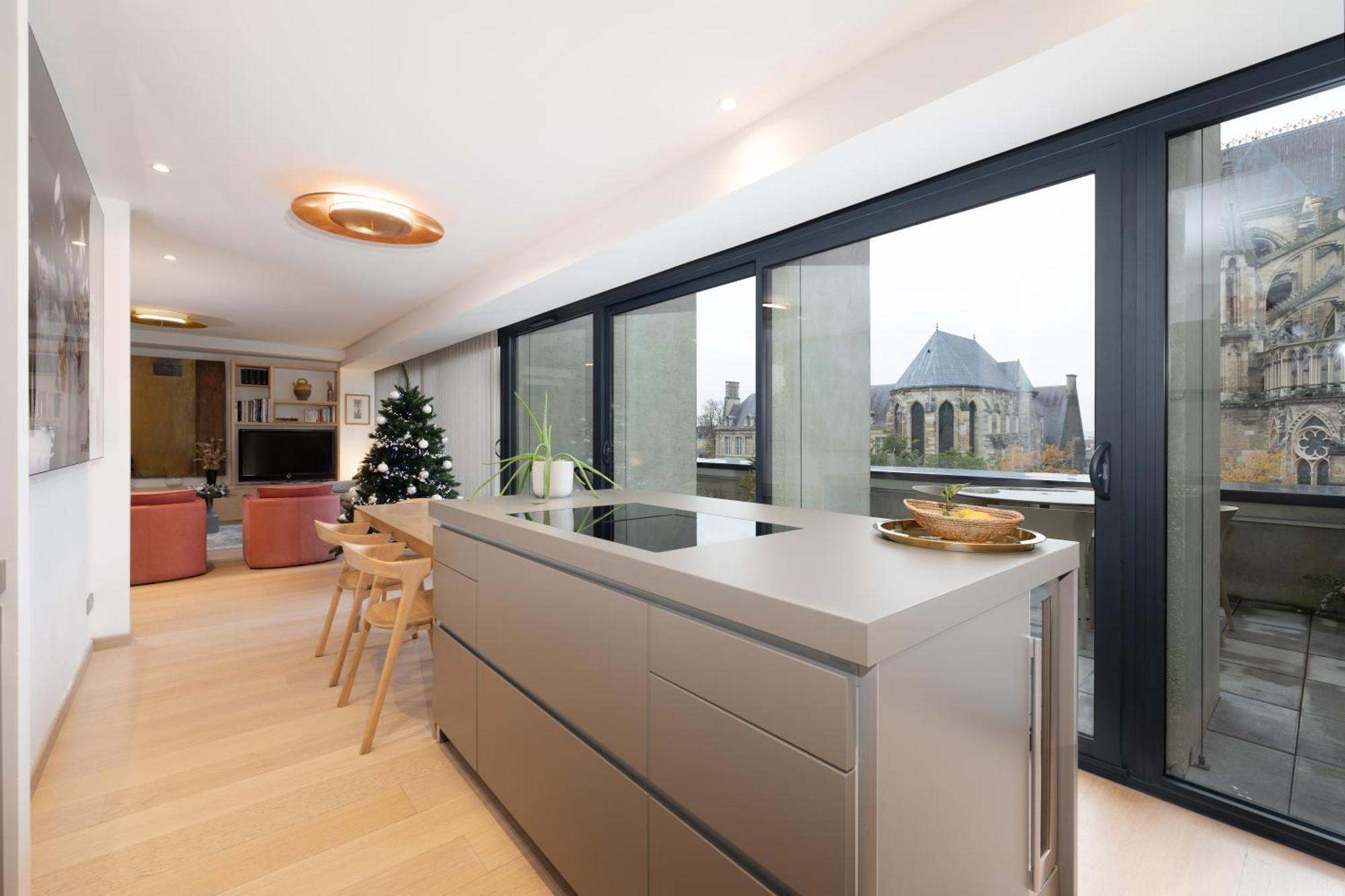 Les Suites 7 Anges - Parking, Vue Cathedrale & Centre Historique Reims Eksteriør billede