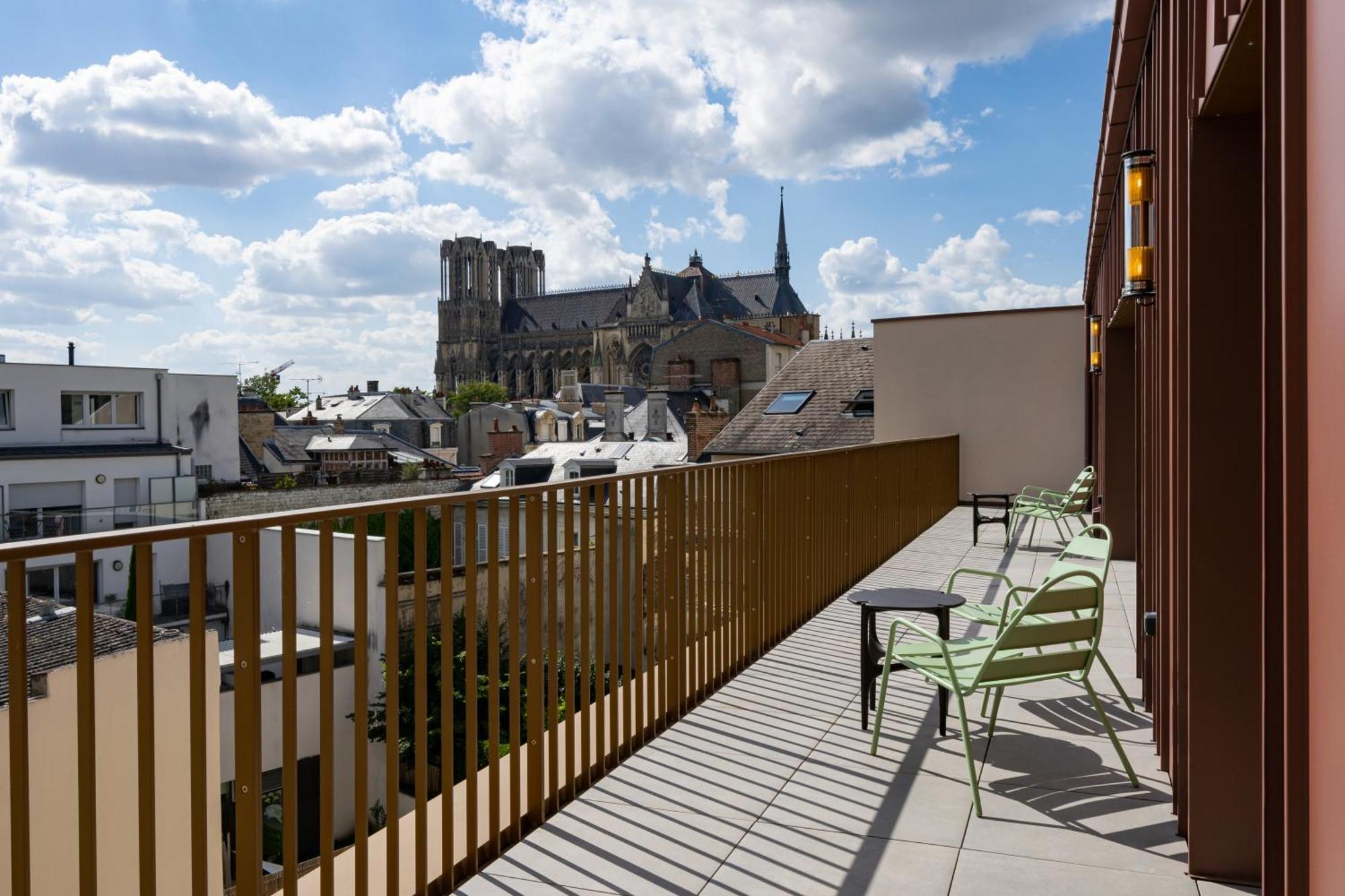 Les Suites 7 Anges - Parking, Vue Cathedrale & Centre Historique Reims Eksteriør billede